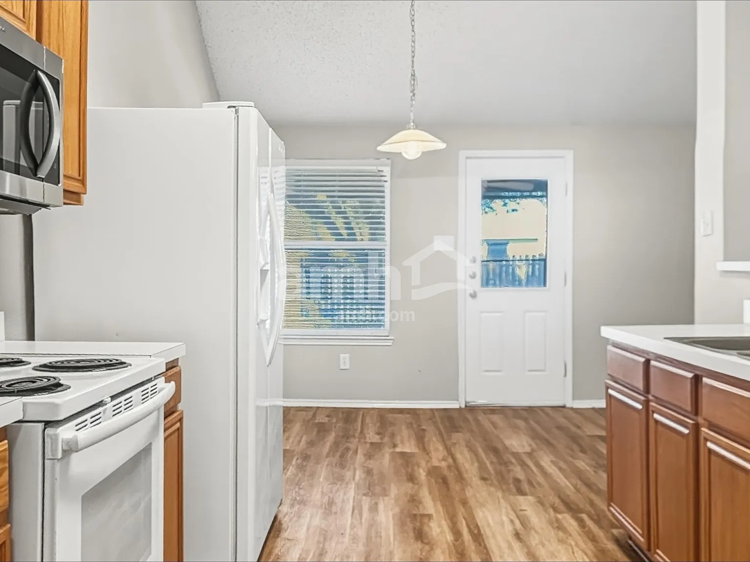 4 bed, 2.0 bath, 1703 sqft, $2,060 — Photo 4