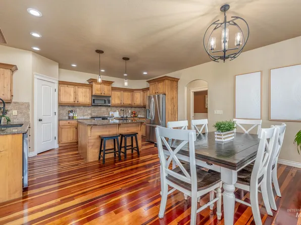 1054 E Pasacana Dr, Meridian, ID 83646