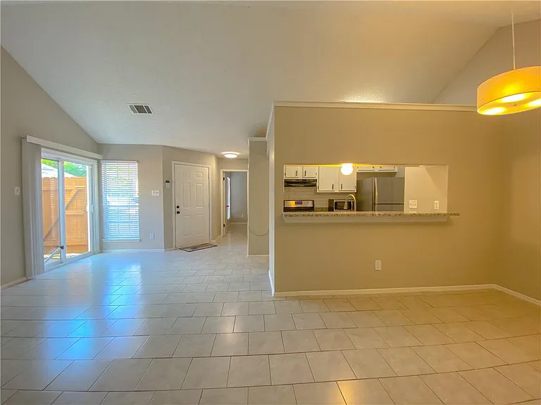 11908 Sunhillow Bnd #B — Photo 7