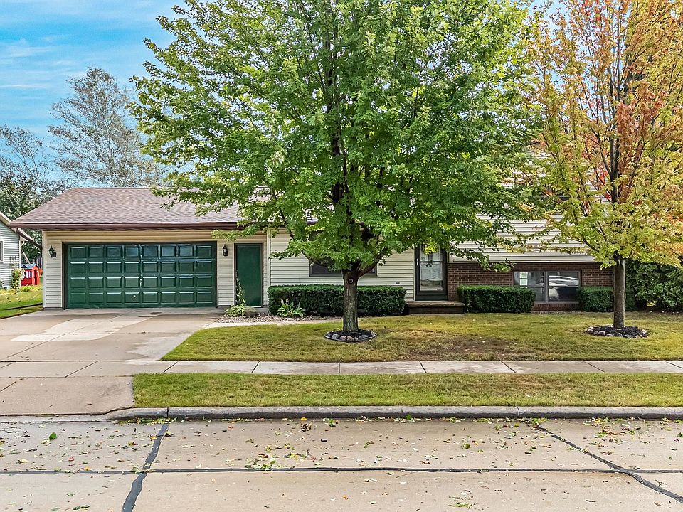 1st image of 2824 Sullivan Ave