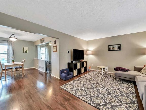 5th image of 8433 Seabright Dr