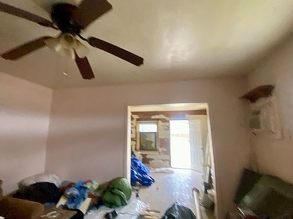 5th image of 122 W Harrison St