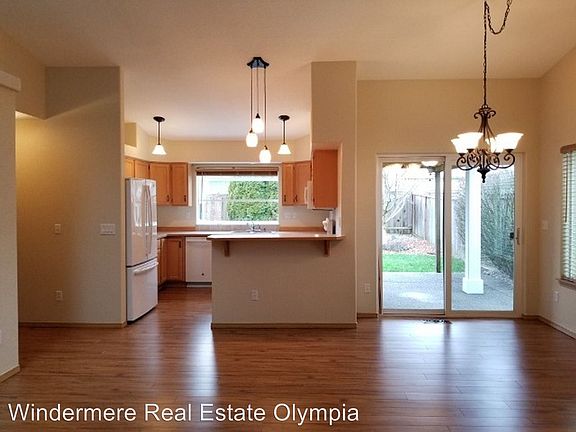 3rd image of 4317 Avonlea Dr SE