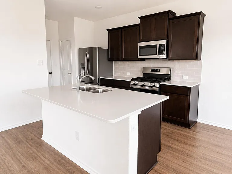 8109 Copper Prairie Bnd — Photo 28