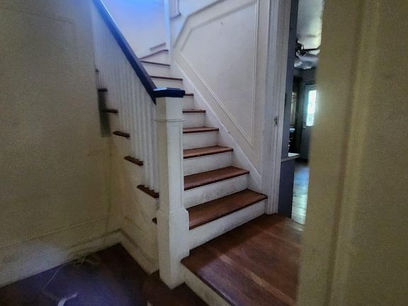 3rd image of 72 Archer Drive