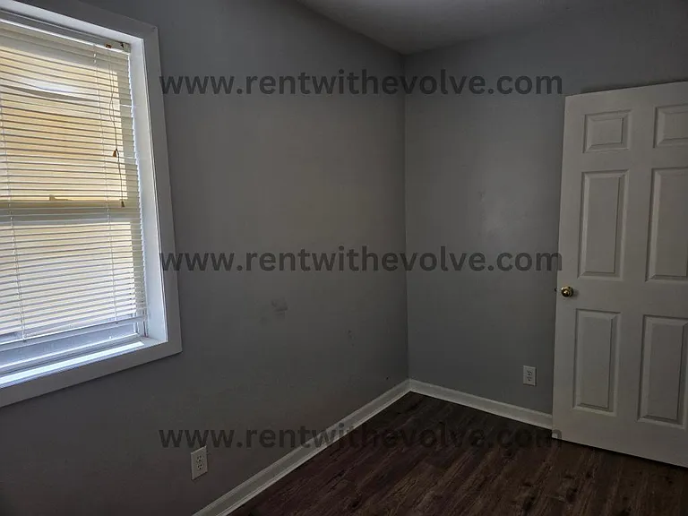 1708 W 11th St — Photo 9