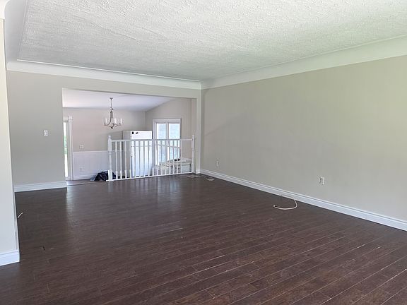 4th image of 14 W Hampton Rd