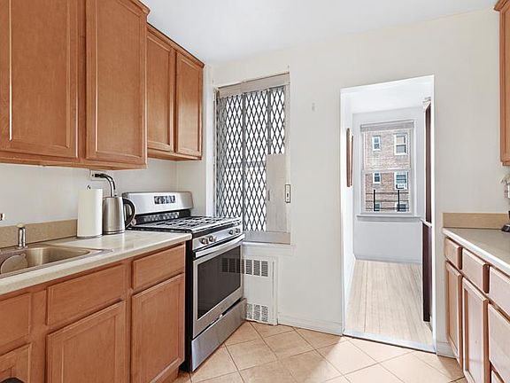 2nd image of 6638 Yellowstone Blvd #3E