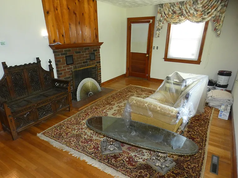 9517 Brock Rd — Photo 3