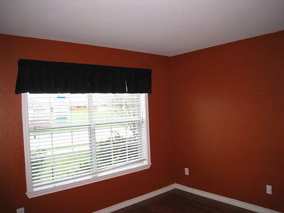 3rd image of 216 Pecos Trl