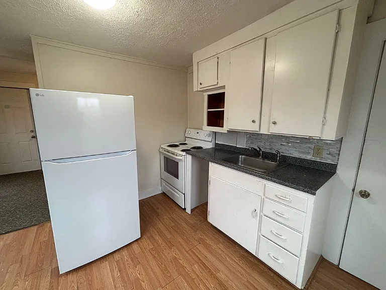 20 Bodwell St #C — Photo 3