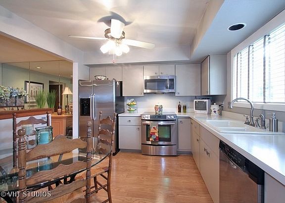 3rd image of 1732 Wildberry Dr #14