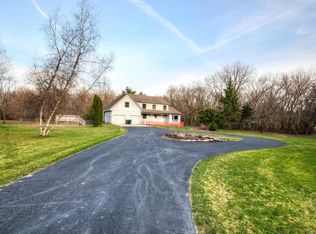 4570 Baxter Rd, Cottage Grove, WI 53527