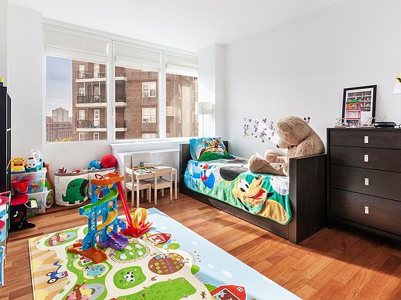 5th image of 640 W 237th St APT 7A