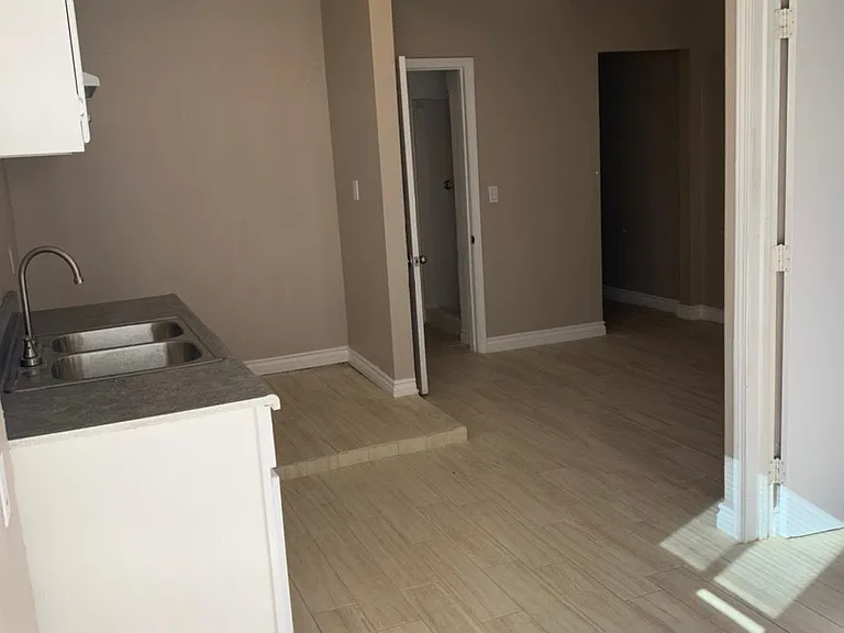 5112 W Mission Blvd #4 — Photo 3