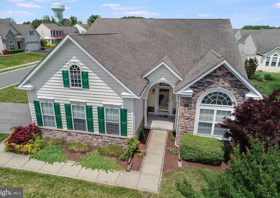 1st image of 37543 Oliver Dr