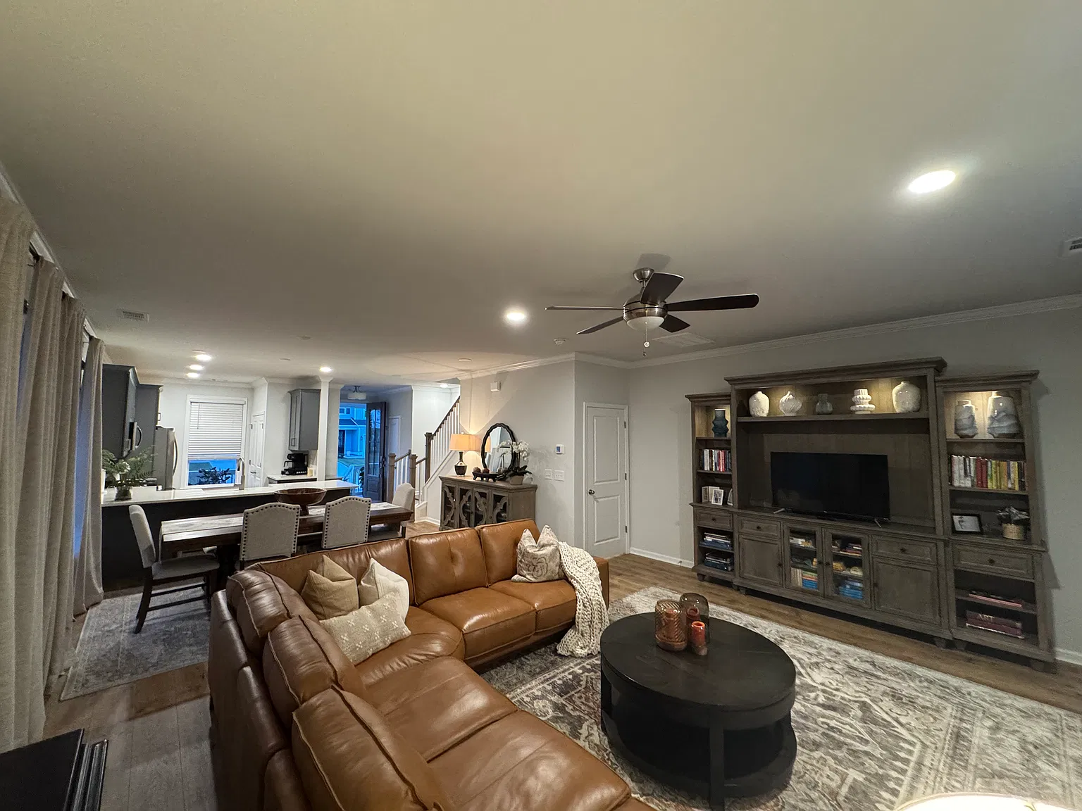 3 bed, 1822 sqft, $1,995 — Photo 1