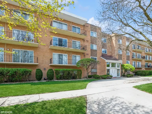 9620 S Komensky Ave APT 205, Oak Lawn, IL 60453