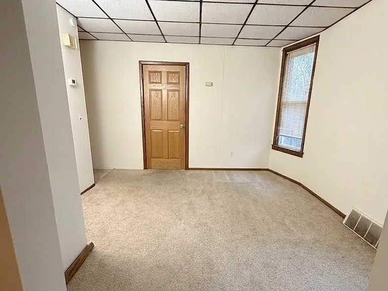 1120 E 9th St #1 — Photo 3