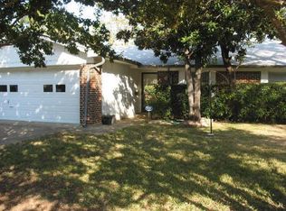 1128 Kris St, Irving, TX 75060