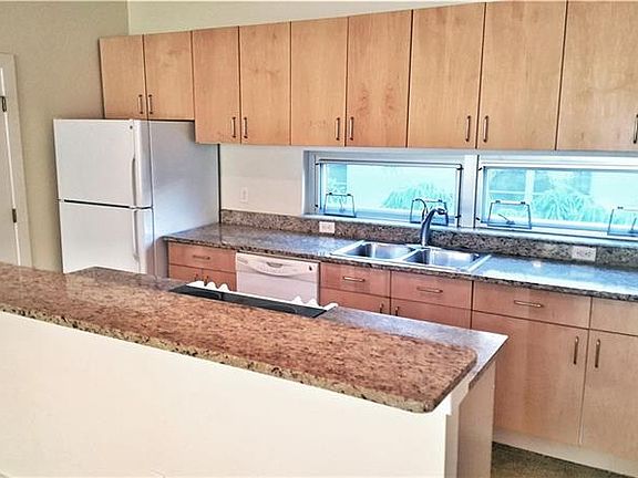 5th image of 325 5th Ave S Unit 5