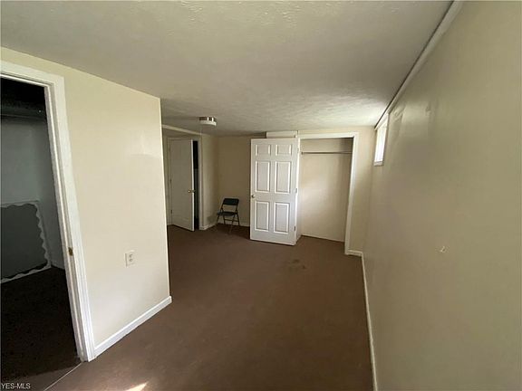 3rd image of 1075 Noble St