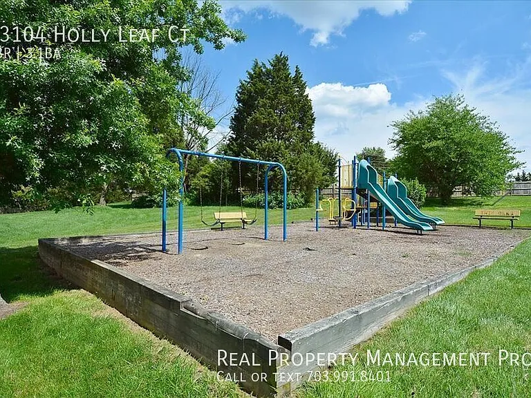 13104 Holly Leaf Ct — Photo 20