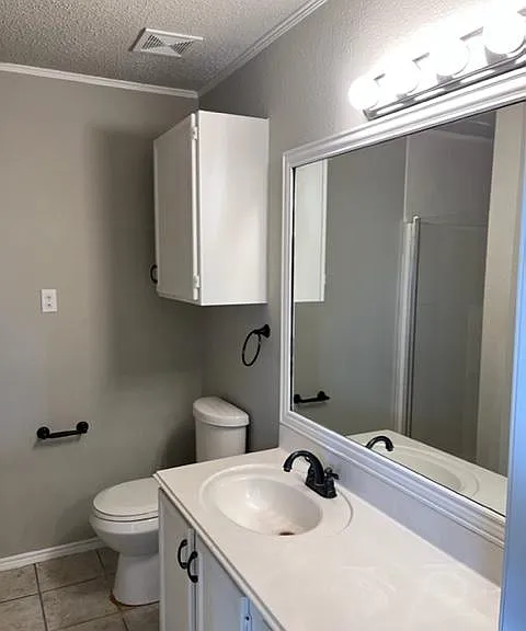 1579 Crown View Dr — Photo 9