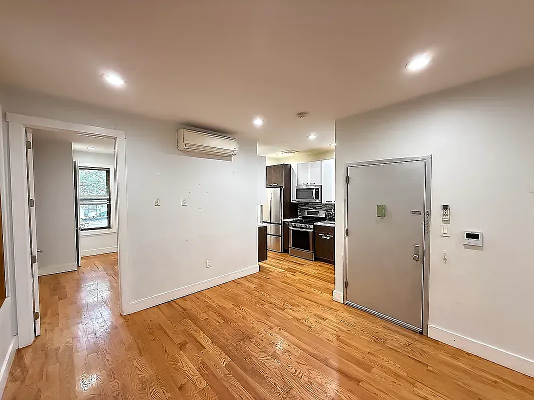 1301 Herkimer Street — Photo 3