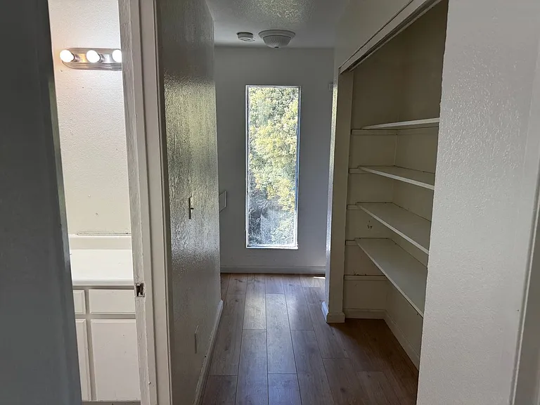 6284 Porterfield Ct — Photo 7