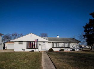 8825 S Kilbourn Ave, Hometown, IL 60456