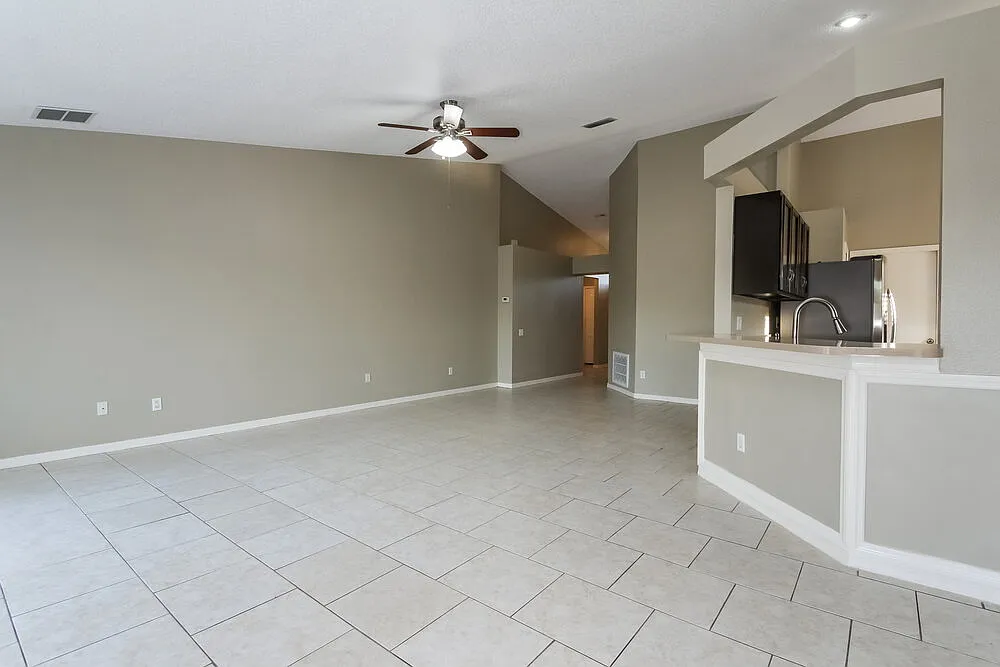 3 bed, 2.0 bath, 1503 sqft, $3,750 — Photo 3