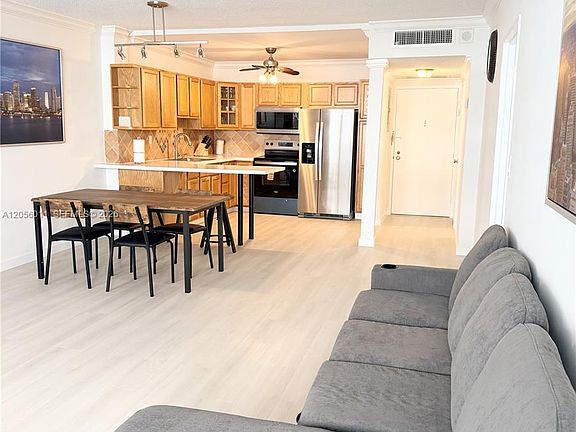 4th image of 3725 S Ocean Dr APT 521