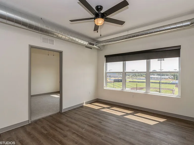 The Leo at the Hub Apartments — Photo 46