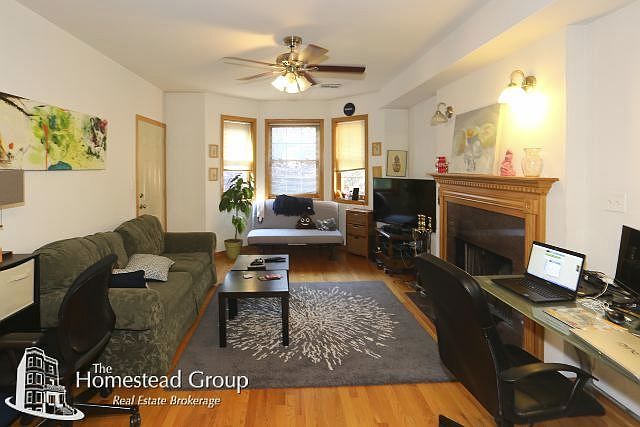 1st image of 930 W Leland Ave APT 02