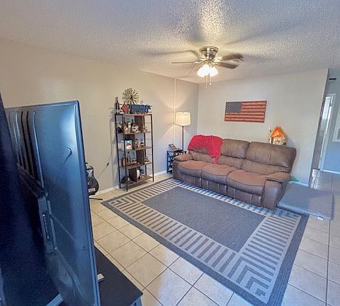 3rd image of 711 Wellesley Ct APT B