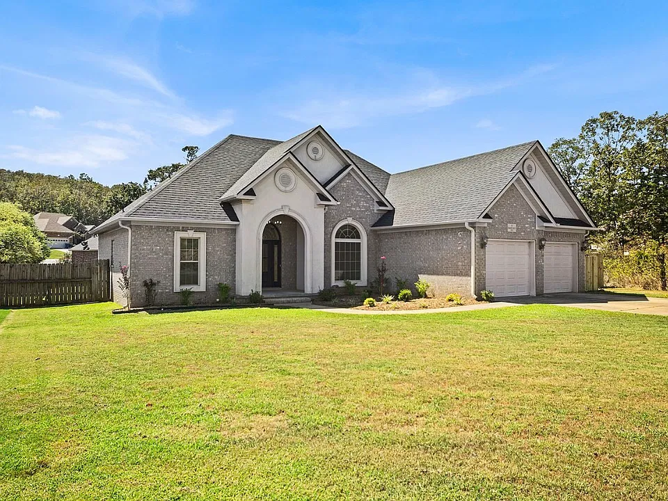 16 Hickory Valley Dr