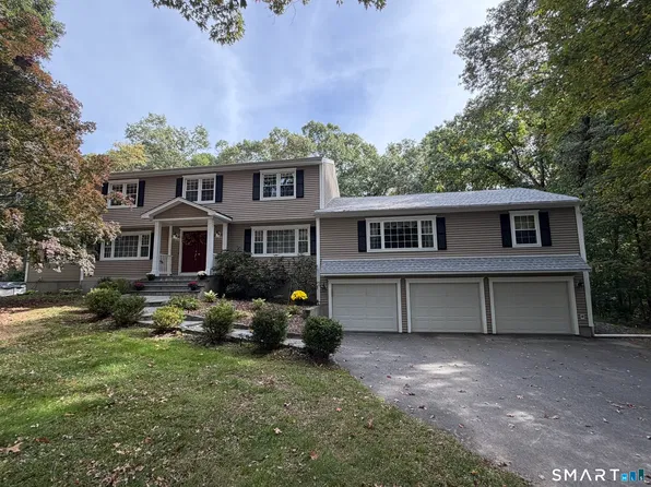 76 Bunker Hill Dr, Trumbull, CT 06611