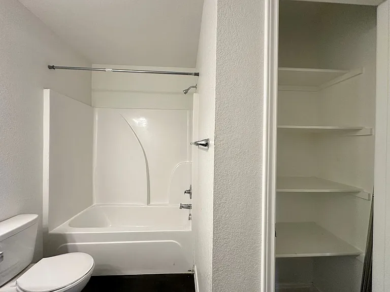 4507 Skyflower Ln — Photo 44