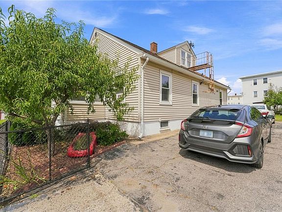 2nd image of 106 John St