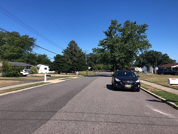 4th image of 1028 Crystal Dr