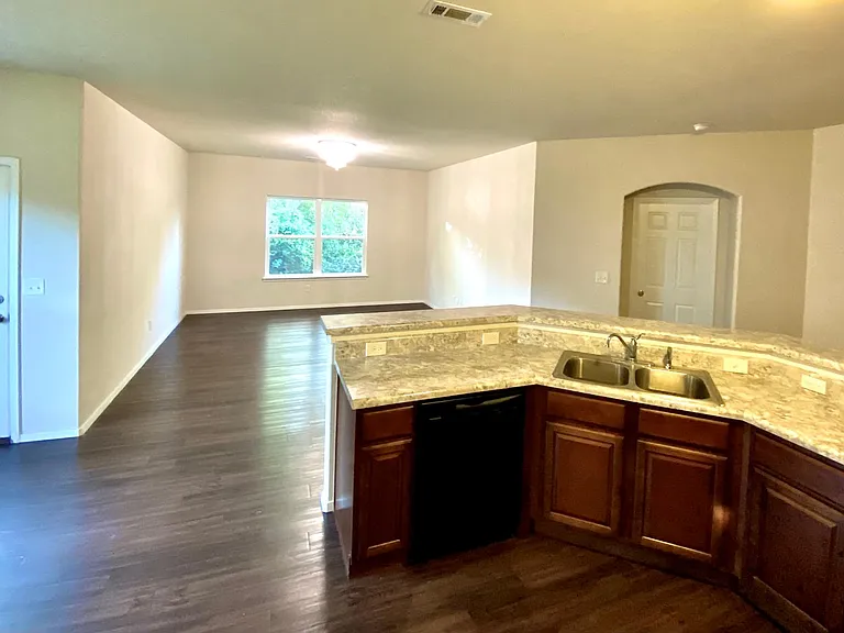 1177 S Springfield Dr — Photo 13