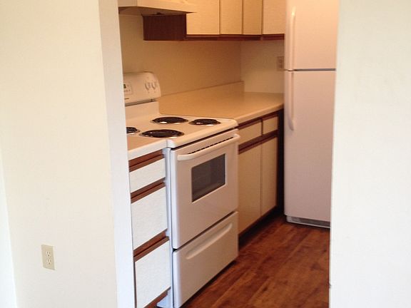 4th image of 130 Atlantic Ave #D
