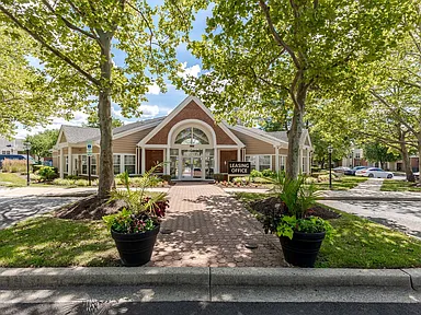 Kingscrest Apartments