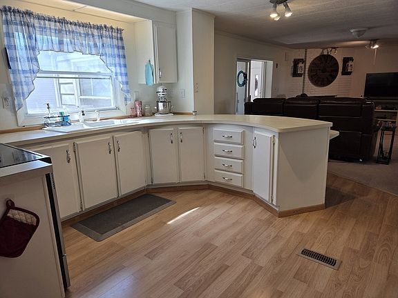 4th image of 62 Victoria Ln