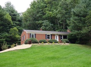 7542 Apple Grove Ln, Roanoke, VA 24018