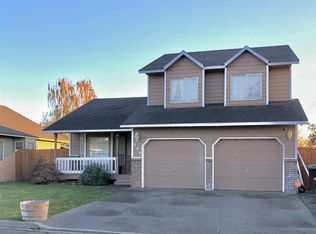 220 Jackson Dr, Grandview, WA 98930