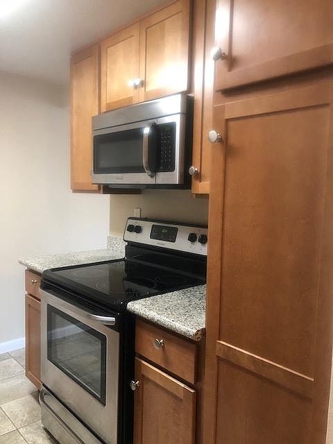 1st image of 950 Linden Ave APT 226