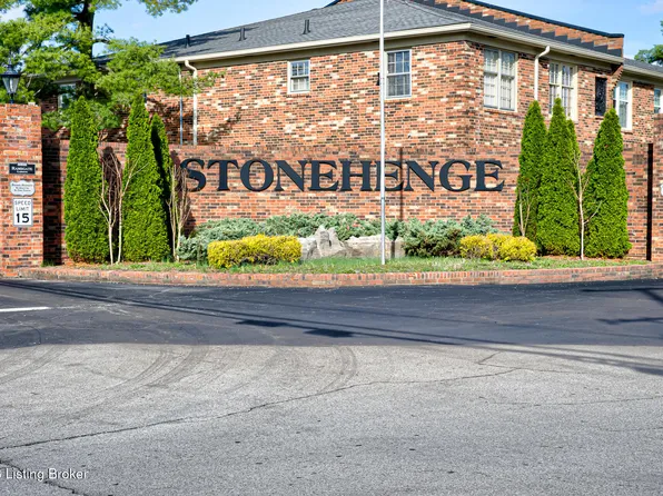 308 Stonehenge Dr APT 102, Saint Matthews, KY 40207