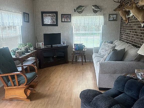Large den 